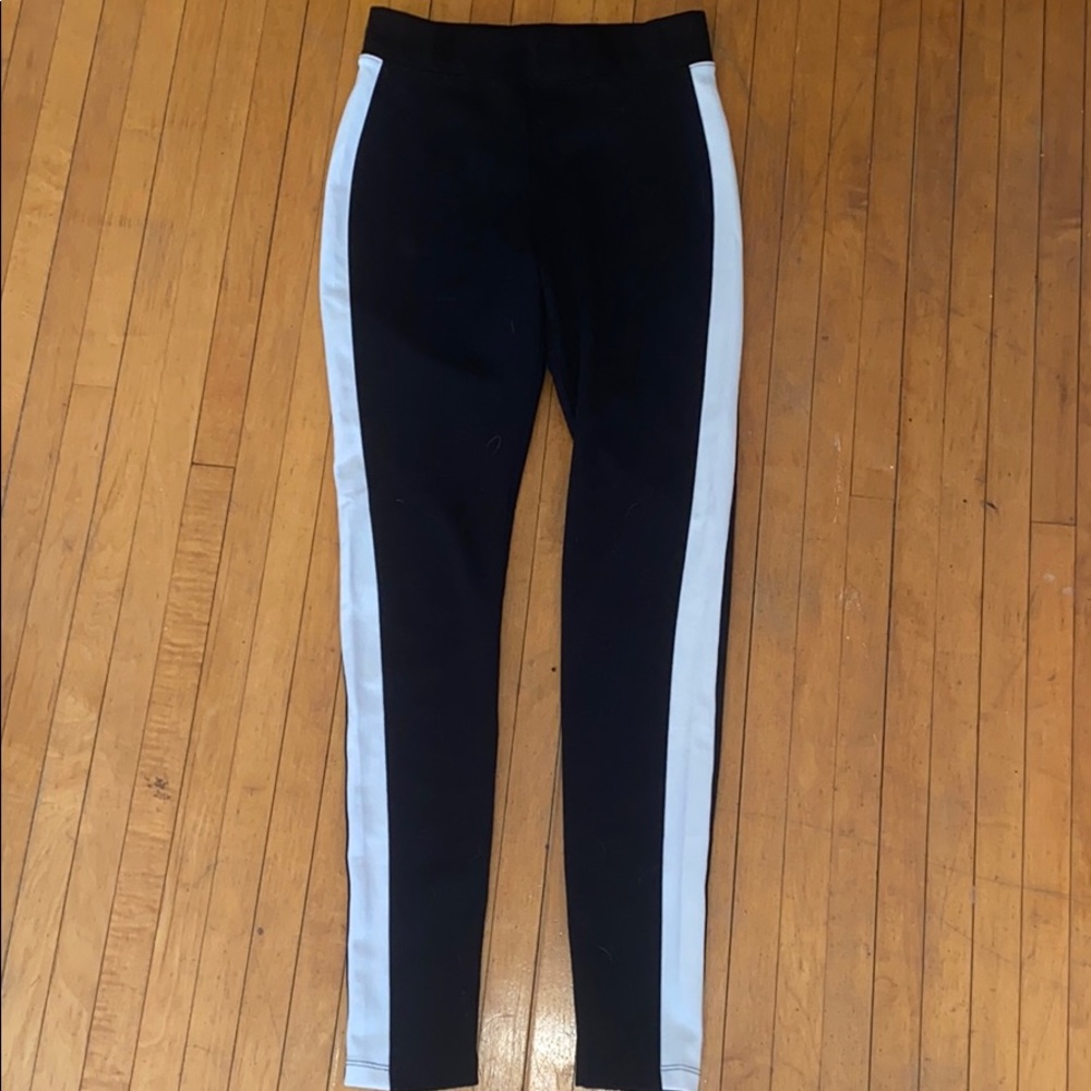 Black and white stripe leggings